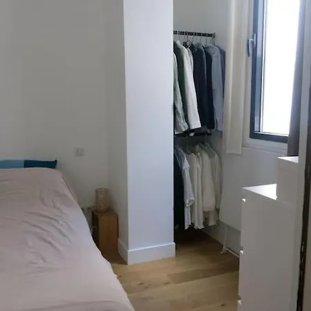 Petit Vinaigriers République Citycosy * Parigi